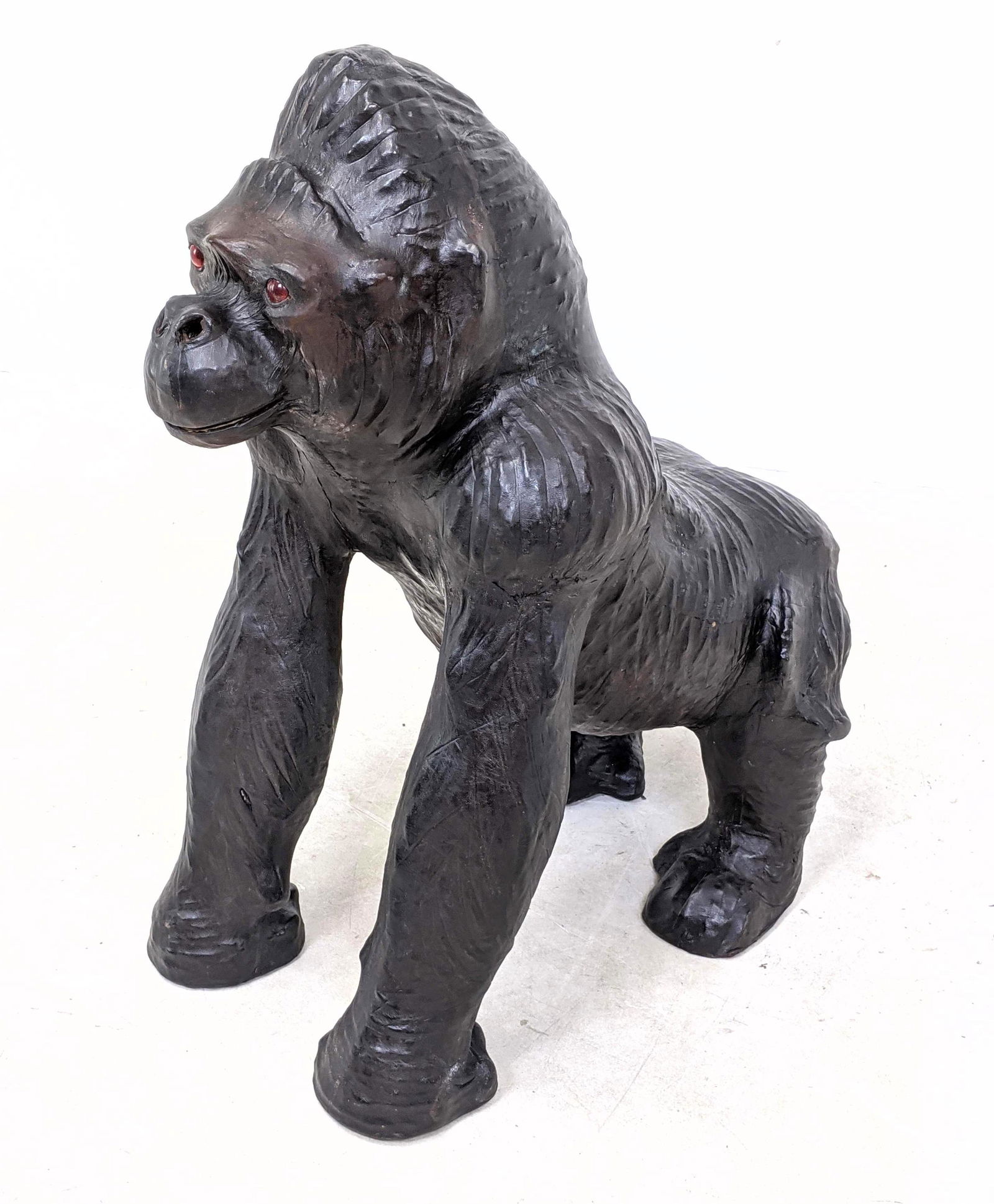 Abercrombie & Fitch Style Leather Gorilla. Large figura (1 of 11)