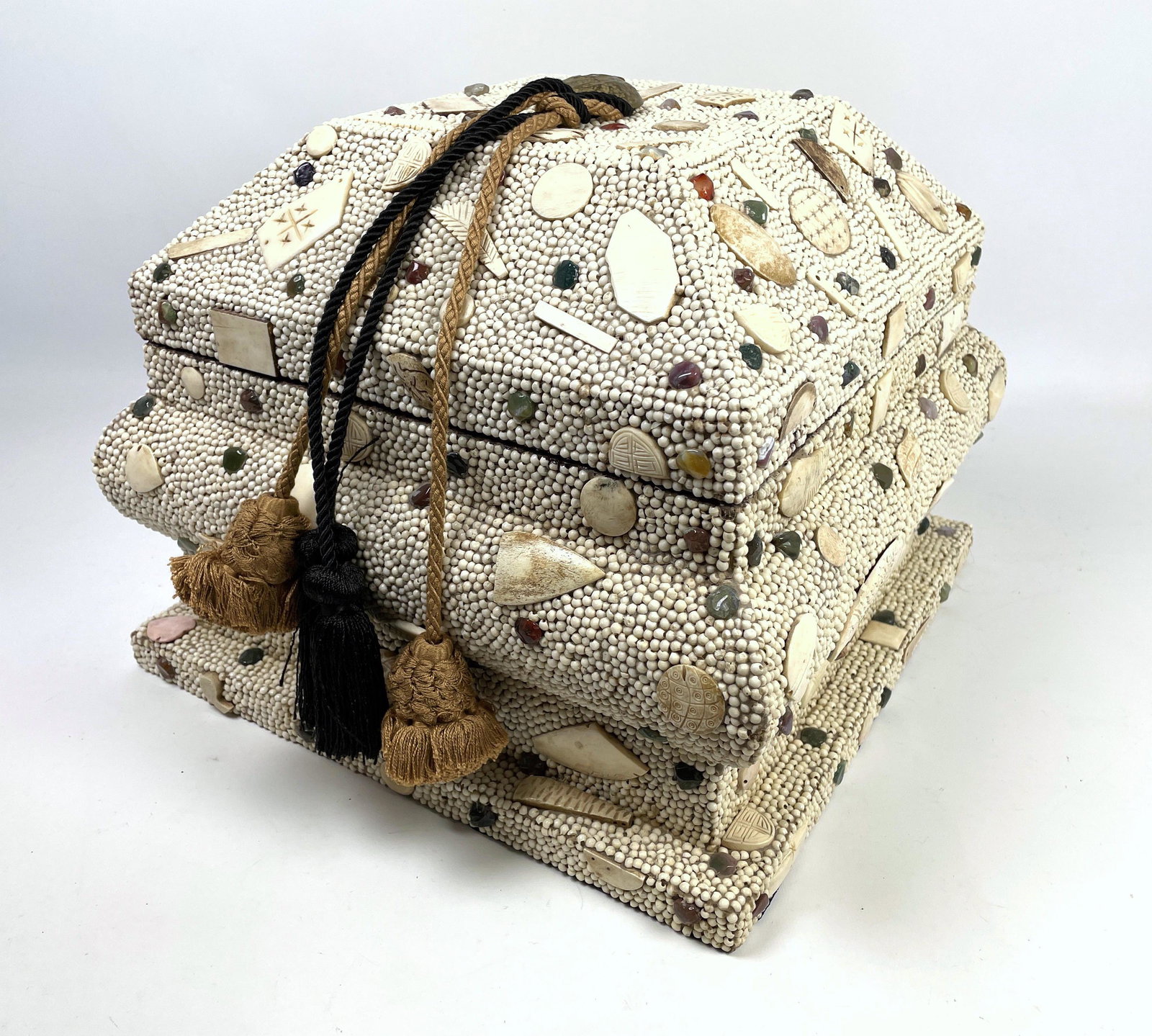 Beaded and Embellished Lidded Storage Box. Tassel Finia (1 of 11)