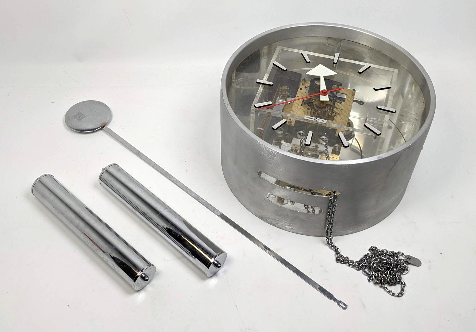 Howard Miller Aluminum Wall Clock with Chrome Weights. (1 of 15)