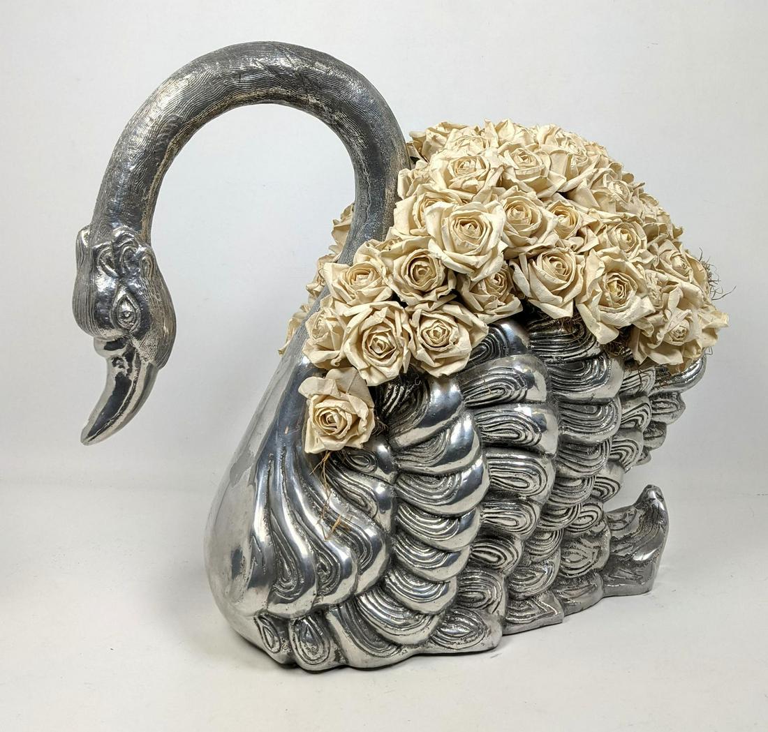 Aluminum Swan Form Planter. (1 of 9)