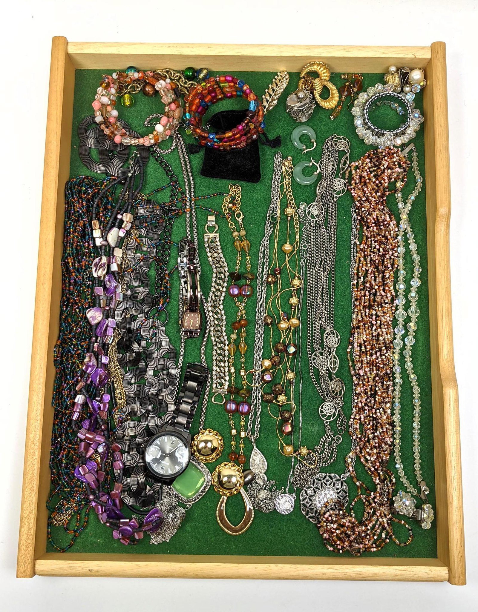 Mixed Lot Costume Jewelry, Watches, Necklaces, Bracelet (1 of 17)