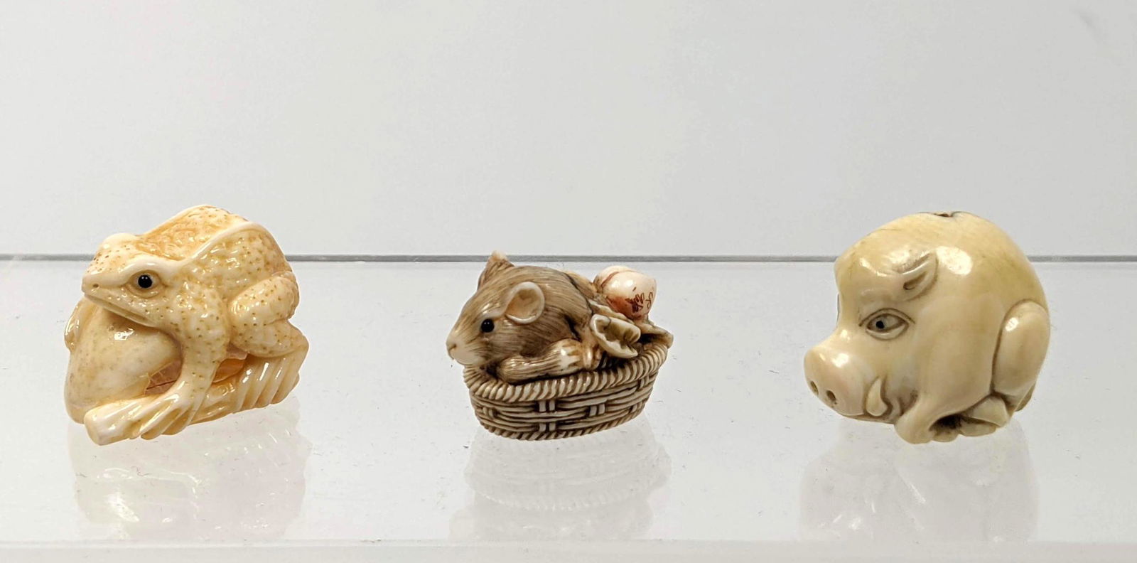 3pc Small  Carved Asian Figures. Wild boar, toad, mouse (1 of 14)