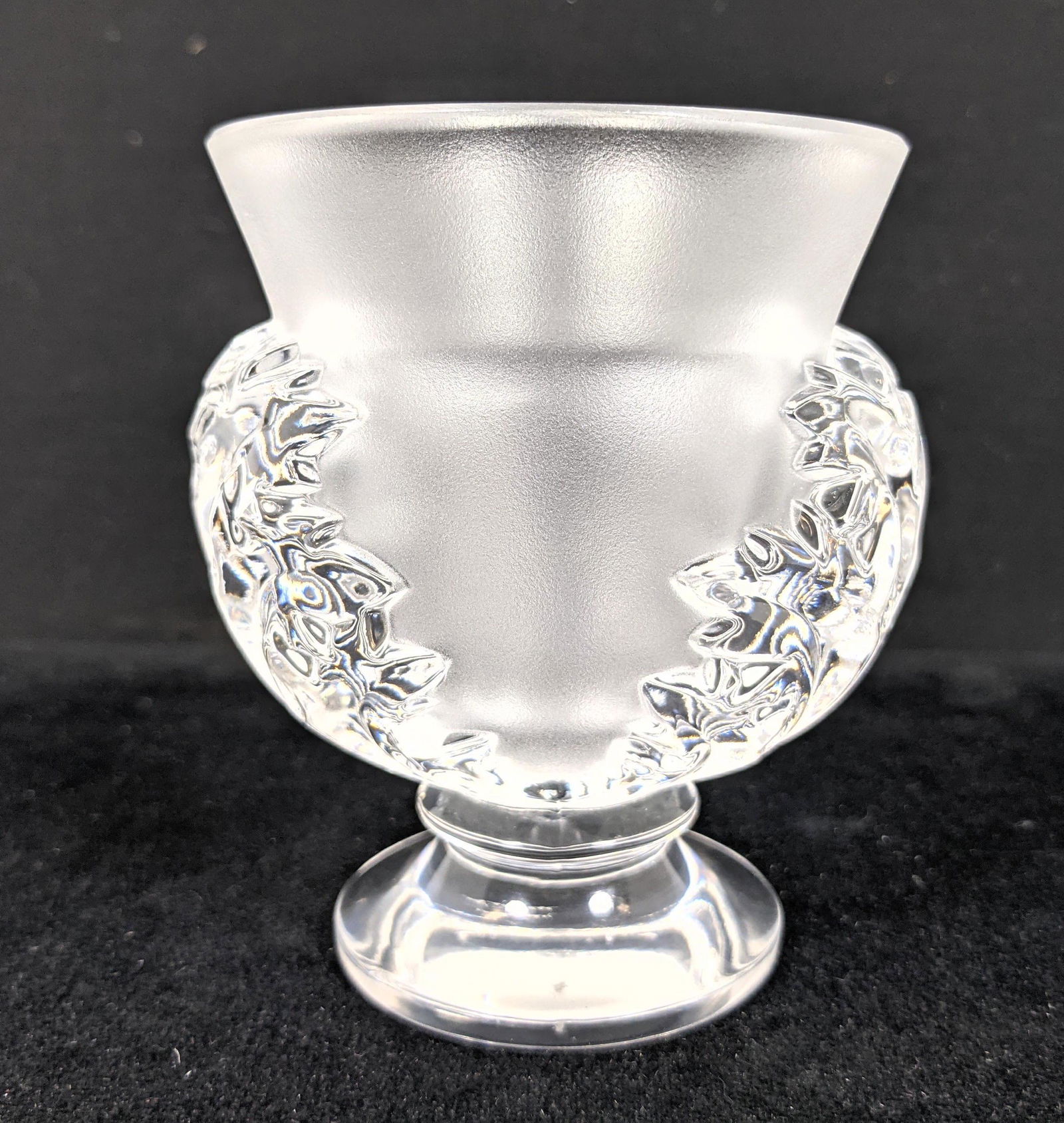 LALIQUE Franc Clear and Frosted Crystal Vase. Footed fo (1 of 11)