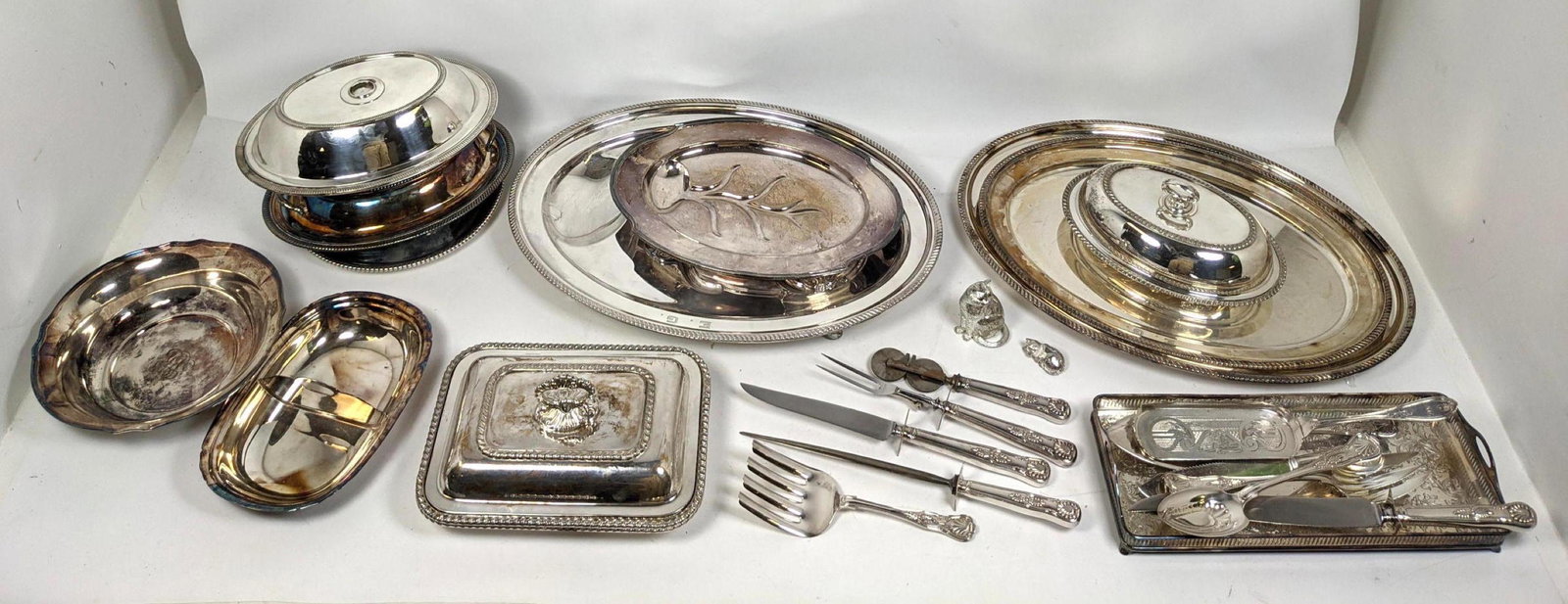 Collection of Vintage and contemporary Silver Plate. Me (1 of 20)