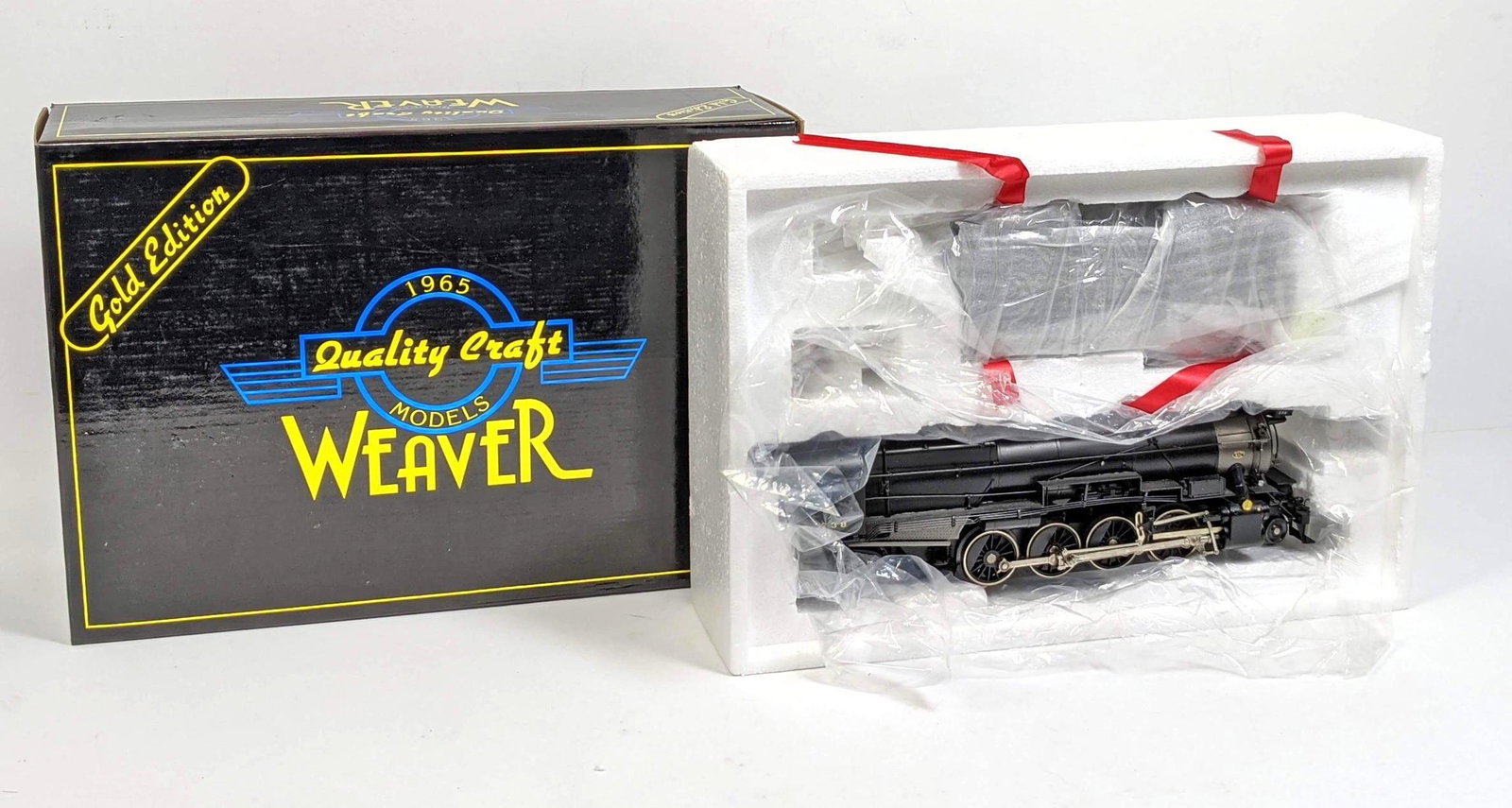 Weaver Quality Craft Model Train. Pennsylvania L-1S 2-8 (1 of 9)