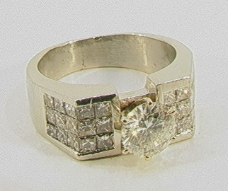 1.15 Ct Diamond Platinum Ring 1.15 ct center diamo