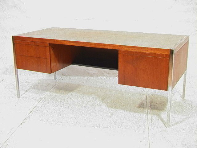 Richard Schultz Knoll Executive Desk Walnut with: Richard Schultz Knoll Executive Desk Walnut with chrome band and legs. Unmarked.-- Dimensions: H: 29.25 inches: W: 72.25 inches: D: 32.25 inches --- Condition (General): Some edge wear. Please contact