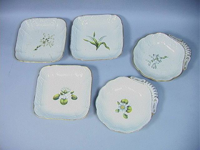 5 pcs Spode Botanical bowls Shell Dishes: 5 pcs Spode Botanical bowls Shell Dishes -- Dimensions: --- Condition (General): Some scratches and wear to gold. Please contact us with specific questions about condition, not visible in the photos.