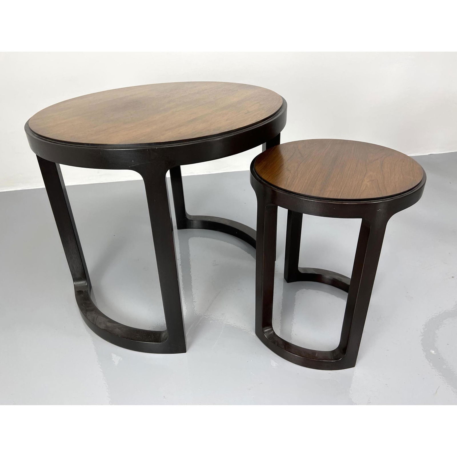 2pc DUNBAR Nesting Side Tables. American Modern Round T (1 of 6)
