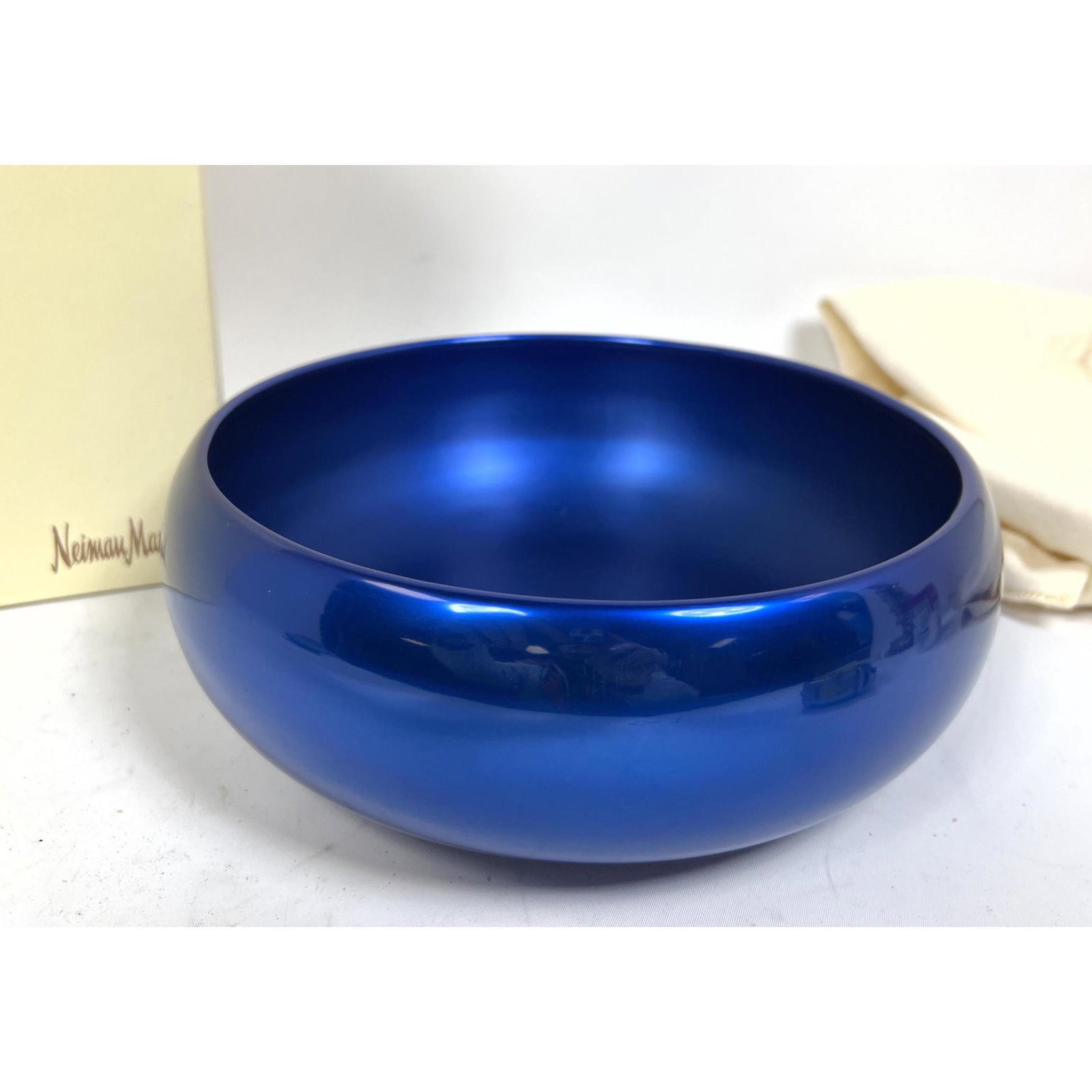 Blue aluminum bowl. San Lorenzo design Afra and Tobia S (1 of 7)