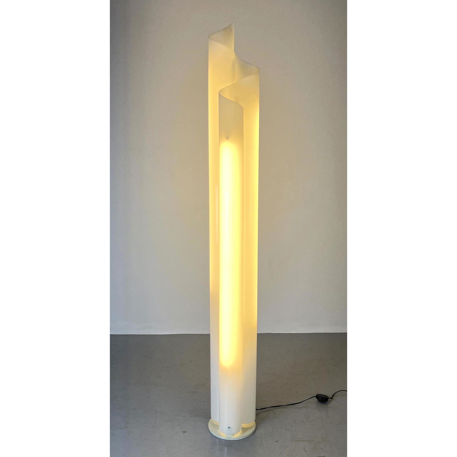 Chimera floor lamp designed by Magistretti made for Art: Chimera floor lamp designed by Magistretti made for Artemide Dimensions: H: 72 inches: W: 9 inches: D: 9 inches ---