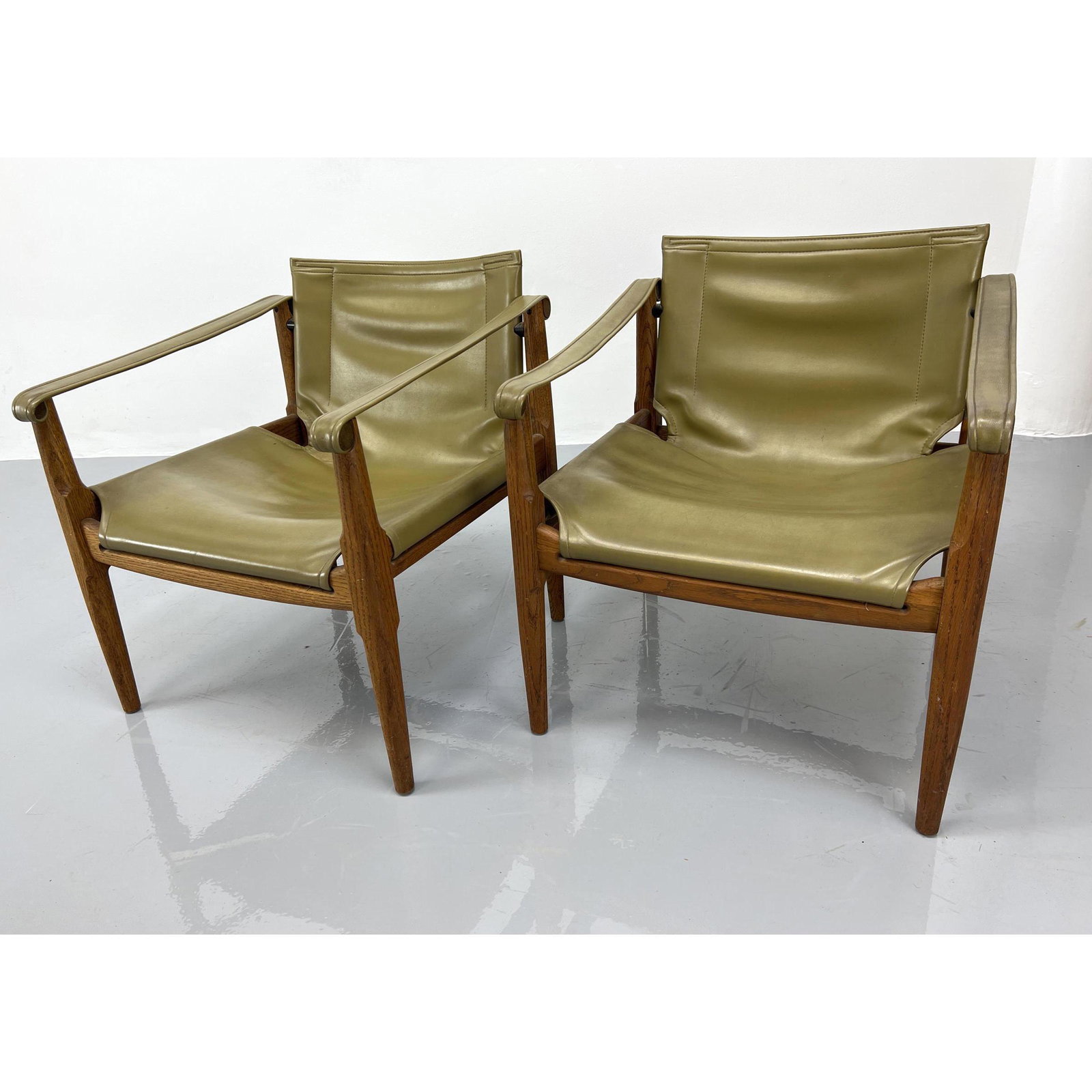 Pr BROWN SALTMAN by DOUGLAS HEASLETT Chairs. Pr Wood Fr (1 of 6)