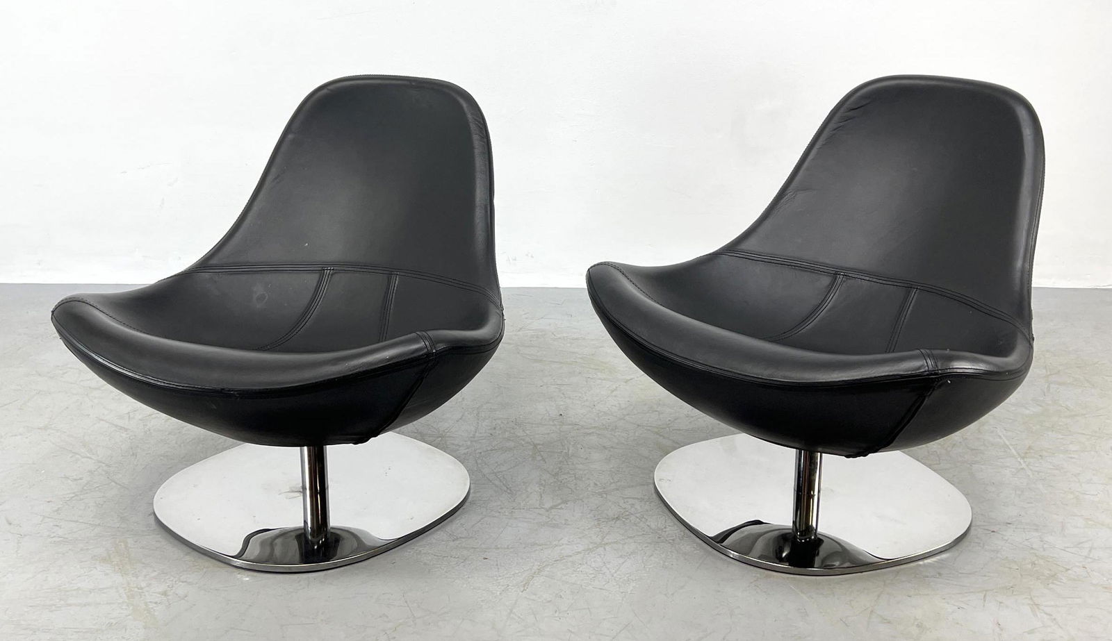 Pair Chrome Steel Scoop Lounge Chairs. Vinyl upholstery (1 of 10)