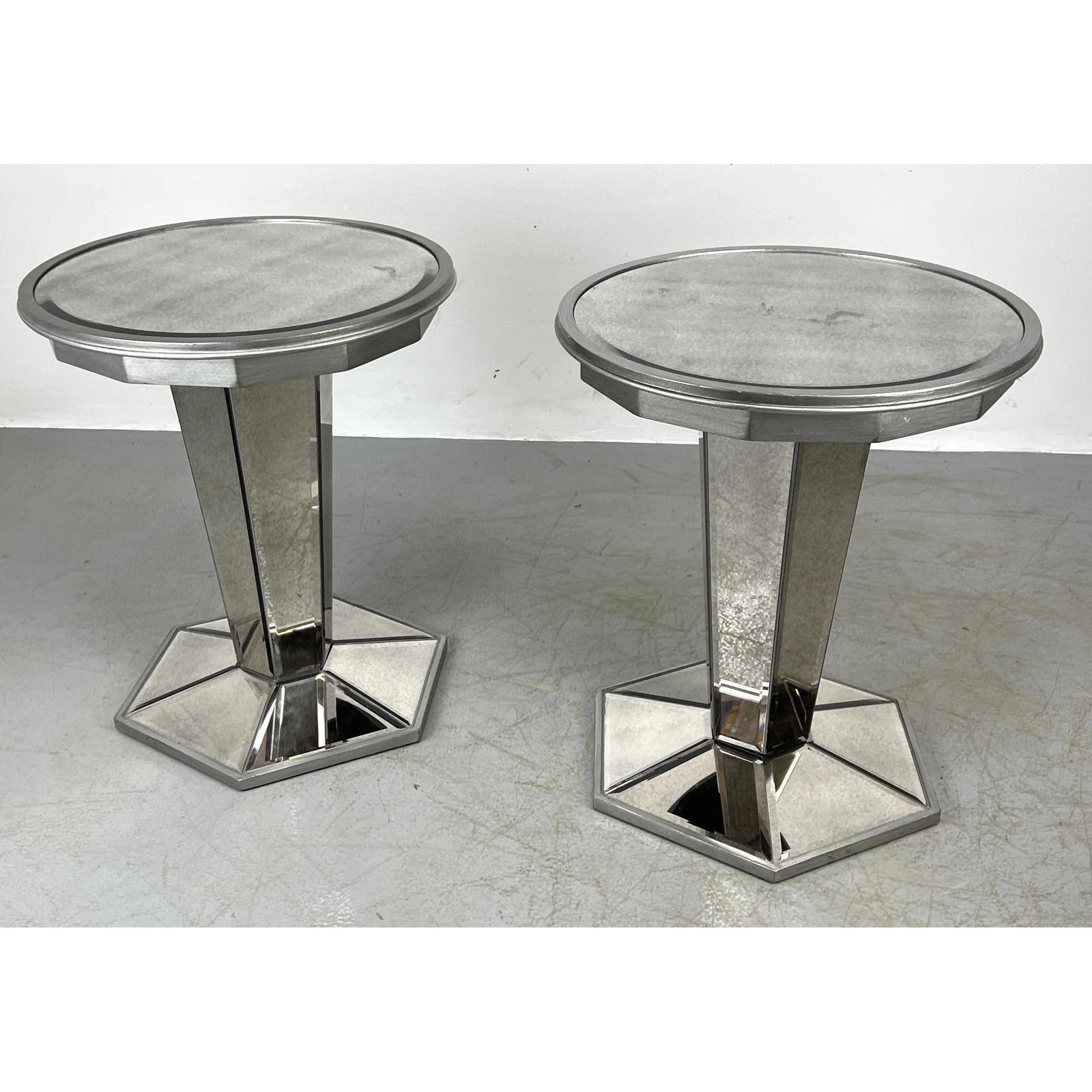Pr Contemporary Mirrored Pedestal Base Side Tables. Lab (1 of 10)