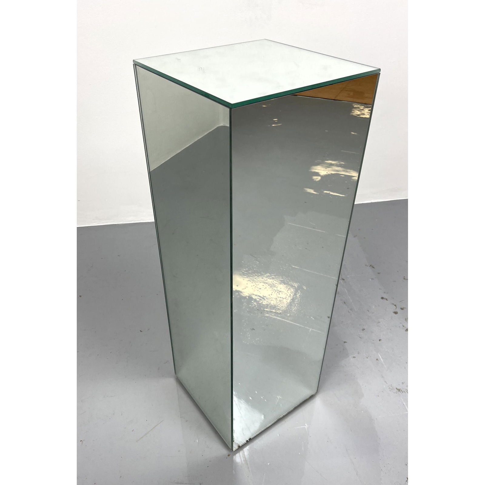 Mirror Display Stand Pedestal. (1 of 8)