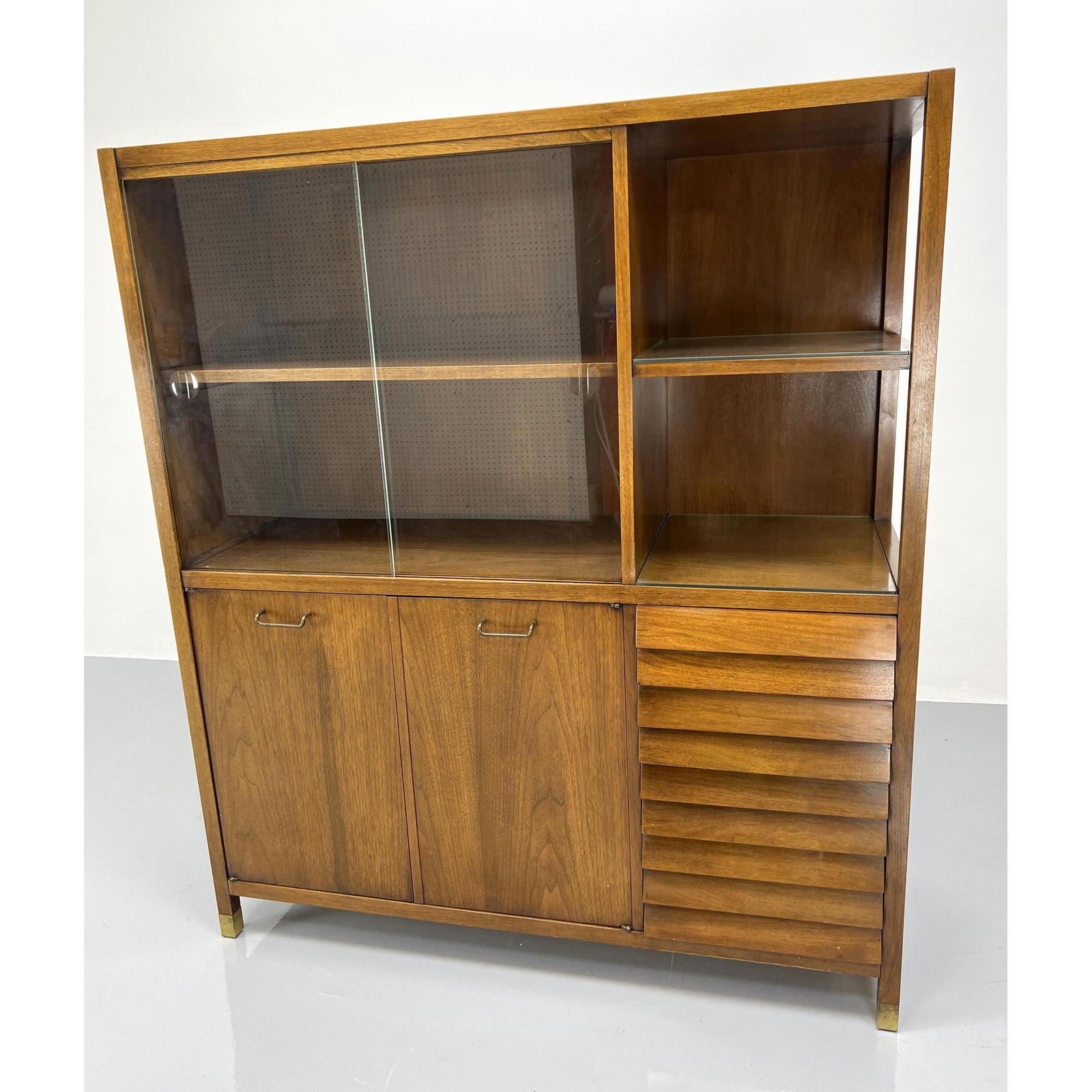 AMERICAN MARTINSVILLE Modernist Display Storage Cabinet (1 of 9)
