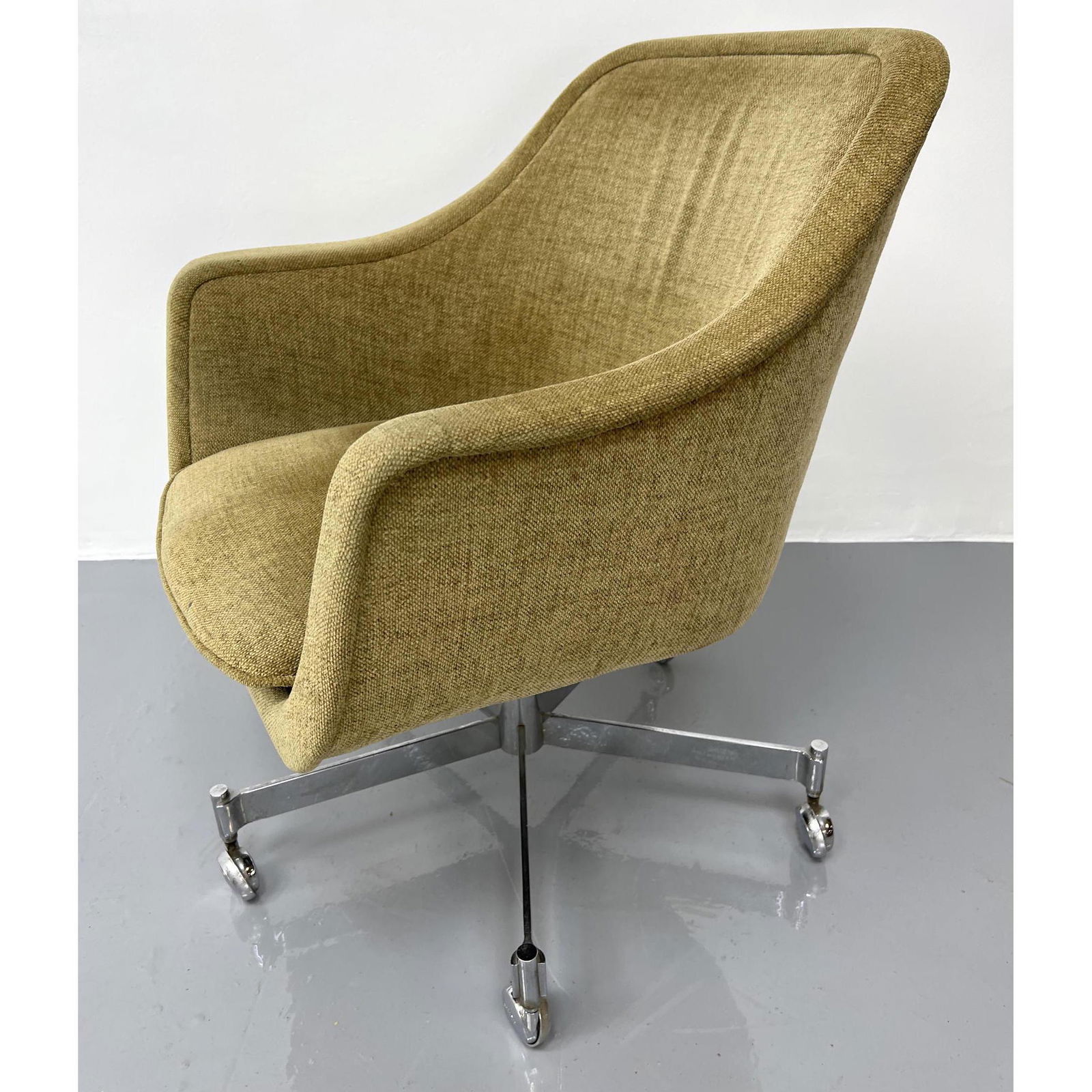 WARD BENNETT Upholstered Office Desk Chair. Chrome pede (1 of 5)
