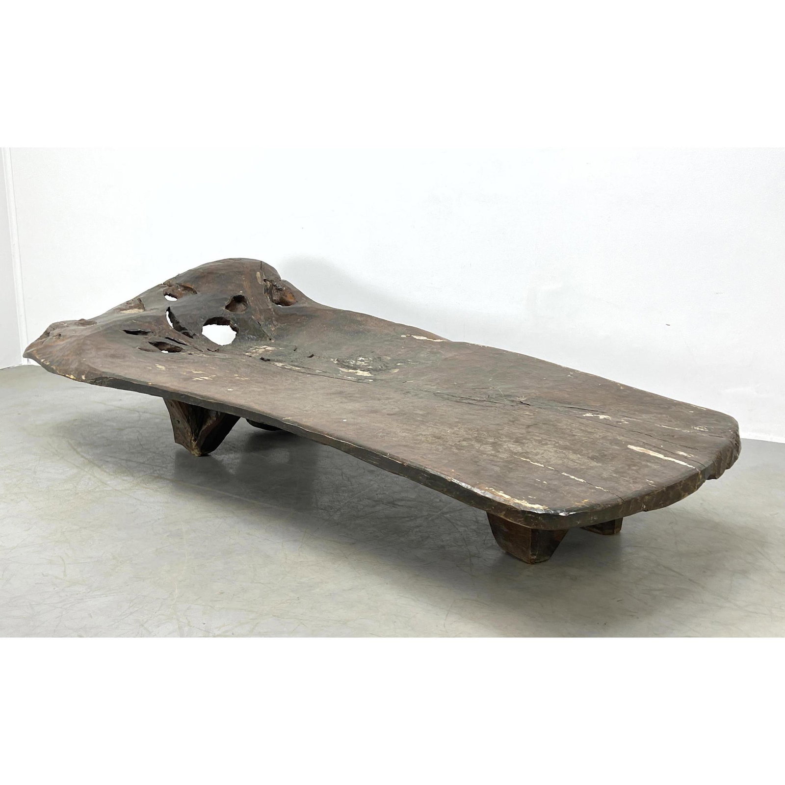 Large Chiefs Bed Bend. Natural Wood. (1 of 17)