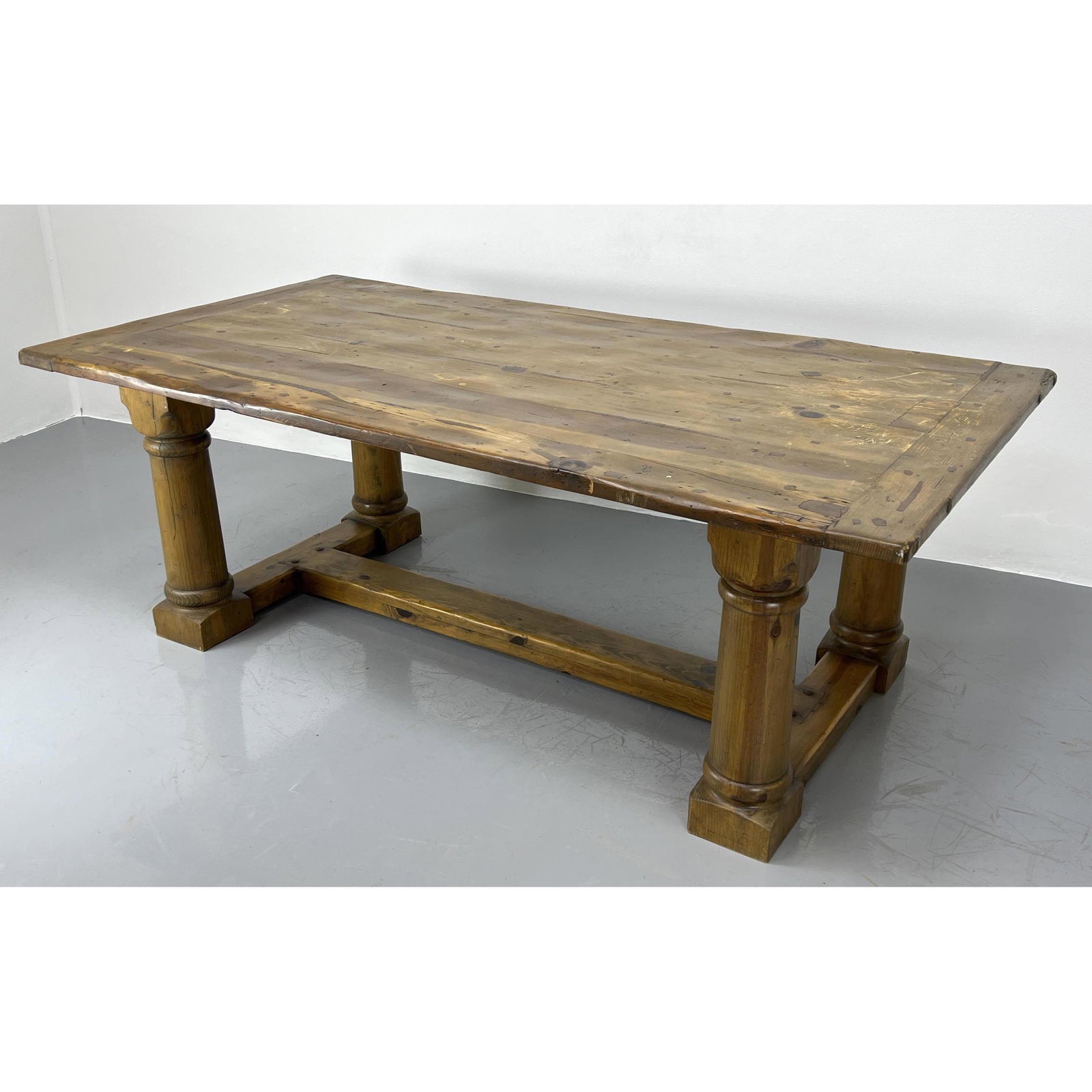 Ralph Lauren massive pine country table. Brass label. (1 of 12)