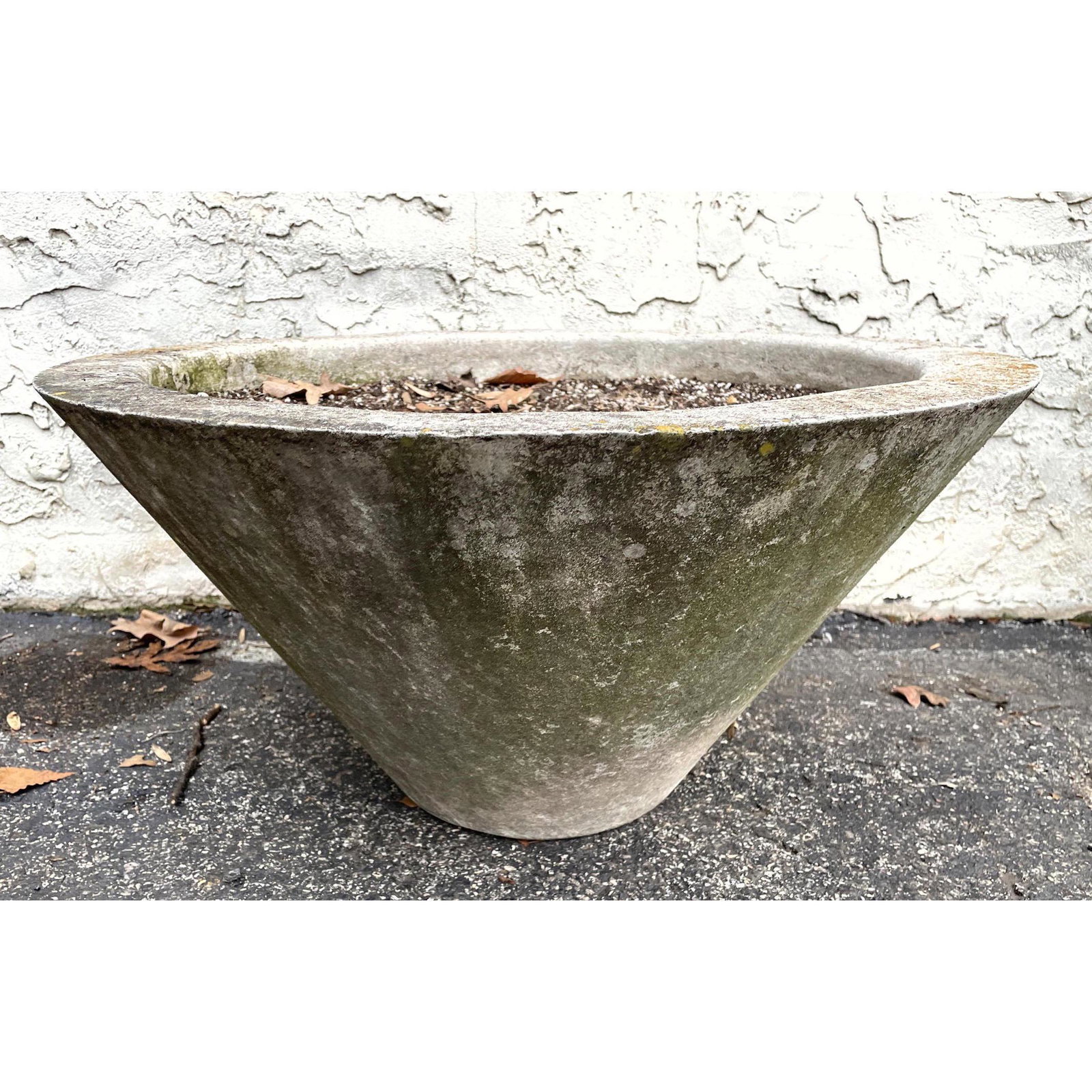 Vintage Cone Shaped Planter. (1 of 5)