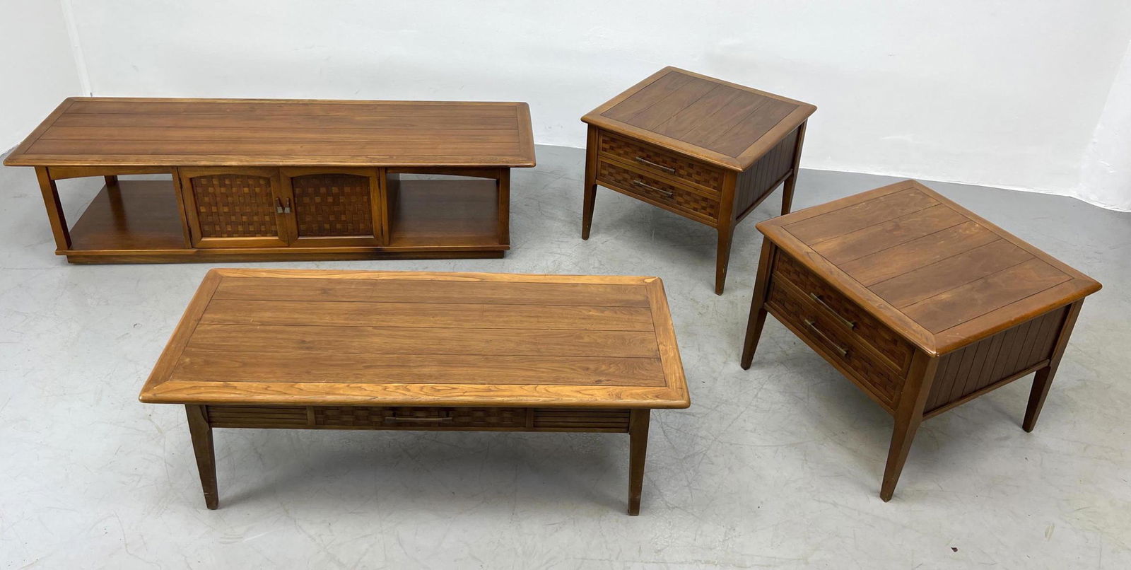 4pcs American Modern Tables. Coffee and side Tables. Pr (1 of 15)