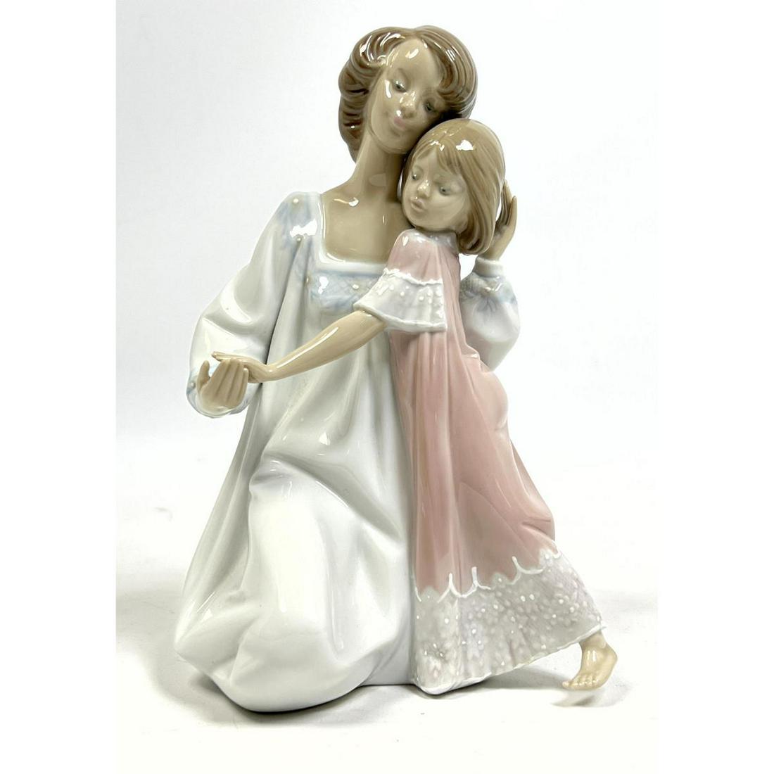 LLADRO Spain Porcelain Figural Grouping. Mother and Dau (1 of 6)