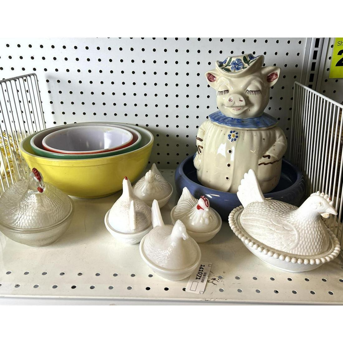 50s lot. cookie jar, mixing bowls, hen on nests. (1 of 5)