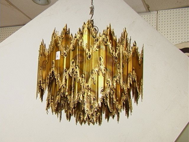 PAUL EVANS style Brutalist Chandelier. Welded and: PAUL EVANS style Brutalist Chandelier. Welded and Burnished Brass Hanging Pendant Lamp-- Dimensions: H: 18 inches: W: 21 inches --- Condition (General): Very Good Condition. Please contact us with spe