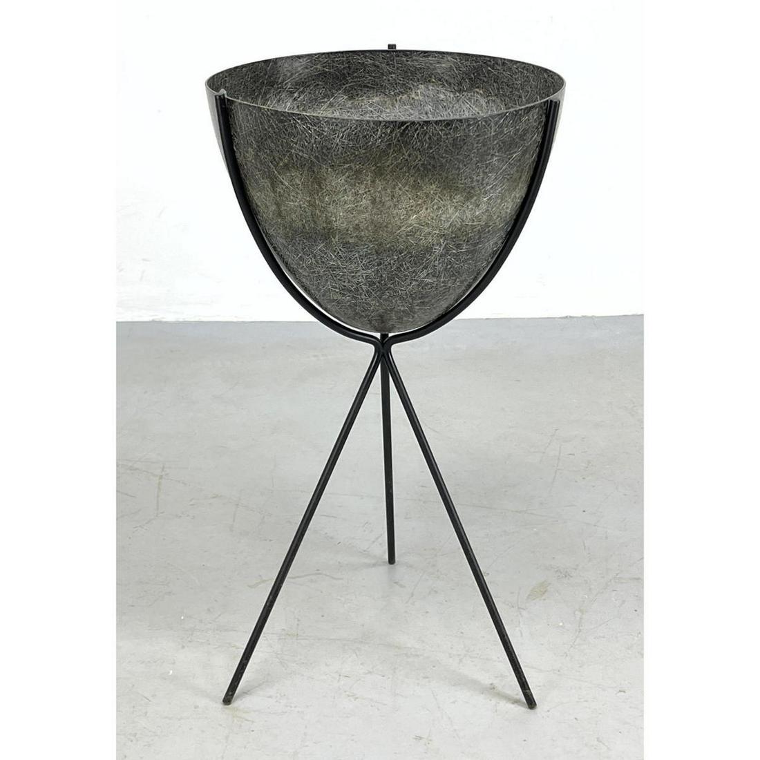 KIMBALL SF Vintage fiberglass planter on iron base. (1 of 10)