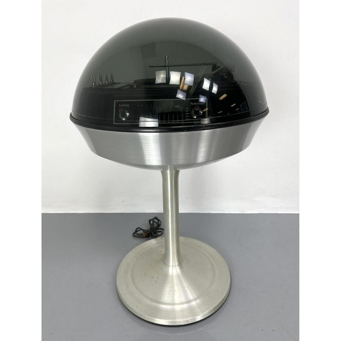 Electrohome 711 turntable with radio. Speakers not incl (1 of 12)