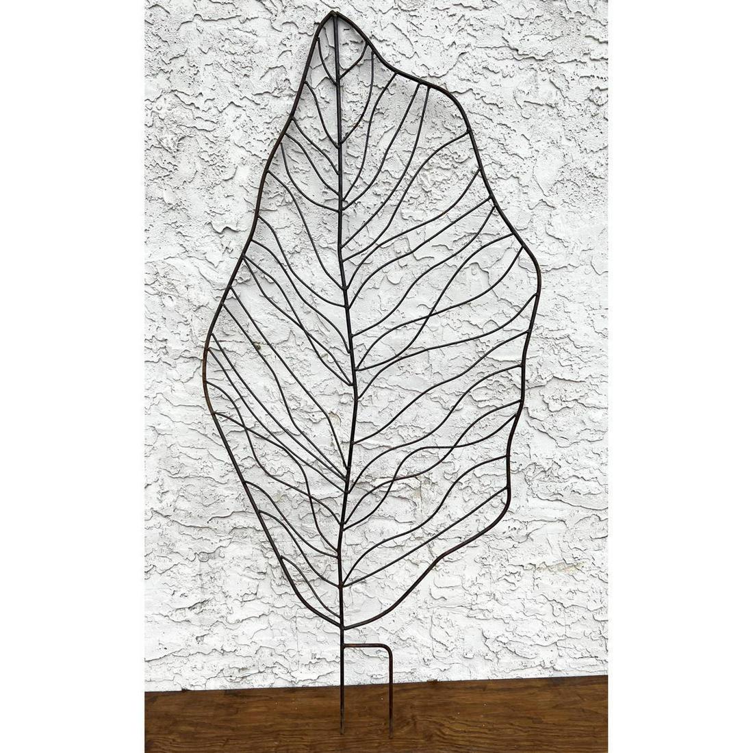 Large Iron leaf form  garden trellis. (1 of 8)