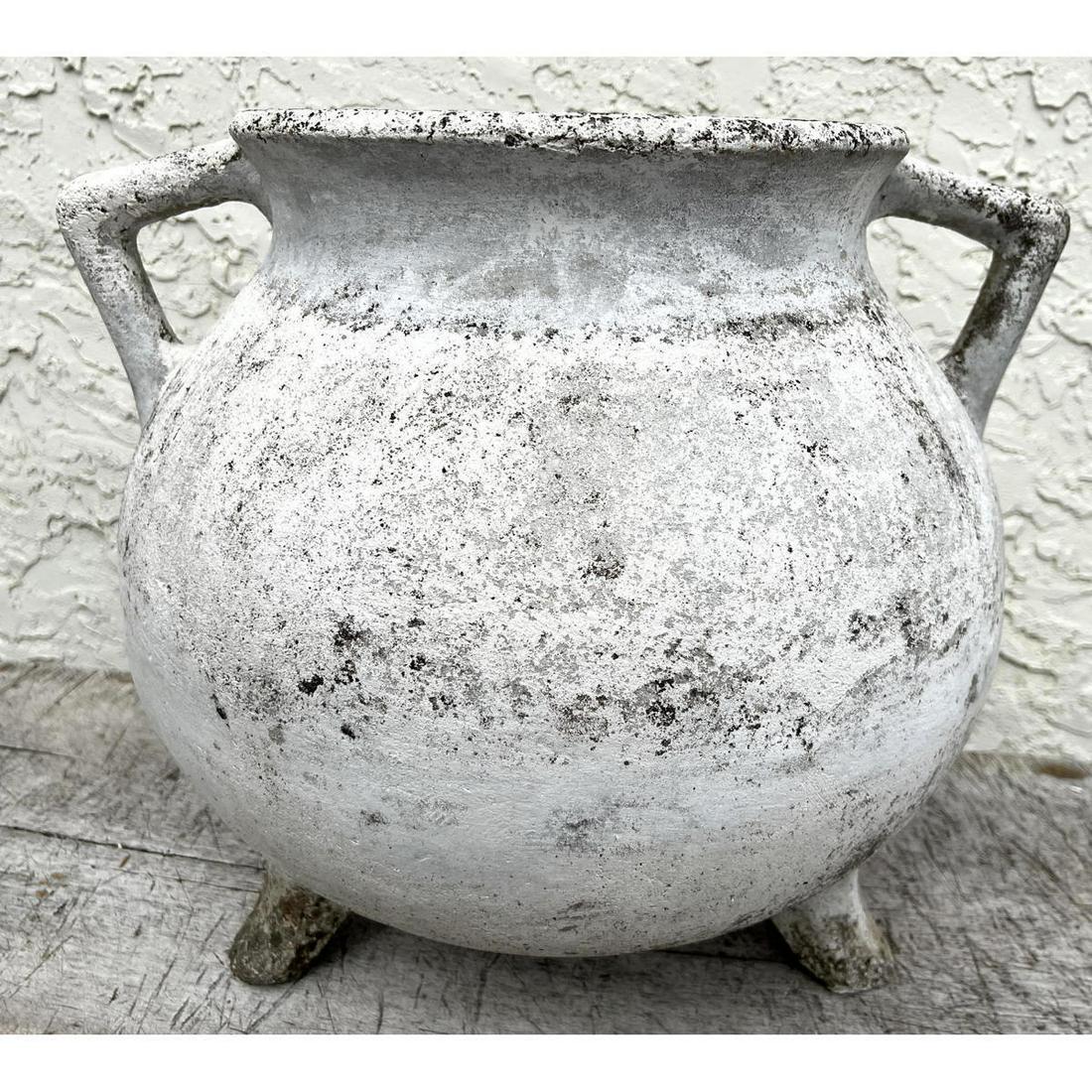 Willy Guhl Marmot handled pot planter.: Willy Guhl Marmot handled pot planter. Dimensions: H: 18 inches: W: 18 inches: D: 18 inches ---