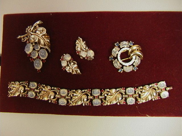 4 pc TRIFARI Sterling Moonstone Fruit Salad Costu: 4 pc TRIFARI Sterling Moonstone Fruit Salad Costume Jewelry. Pin, Earrings, Bracelet and Circle Fur Clip. All Marked. All sterling.-- Dimensions: --- US Shipping charge: $7