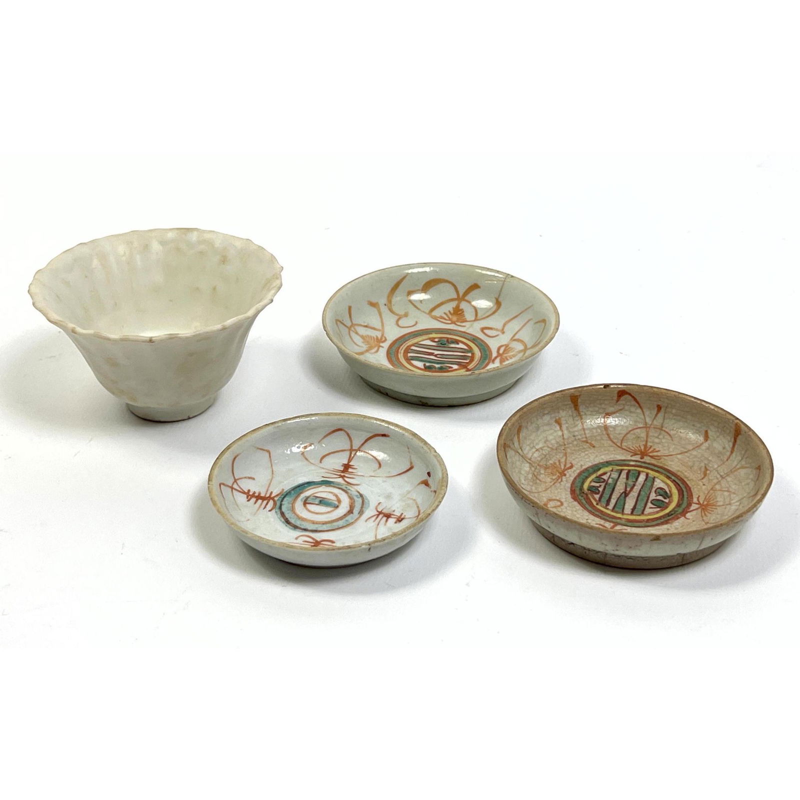 4pcs Chinese Bowls. H .75 x W 3 x D 3H .75 x W 3 x D (1 of 17)