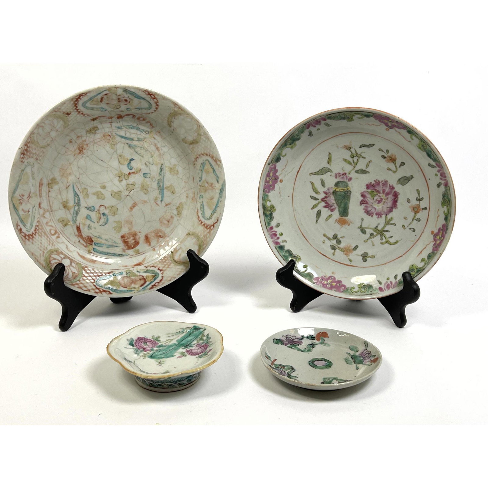 4pcs Chinese Porcelain. Famile Rose, Ming Red. H 1.75 (1 of 19)