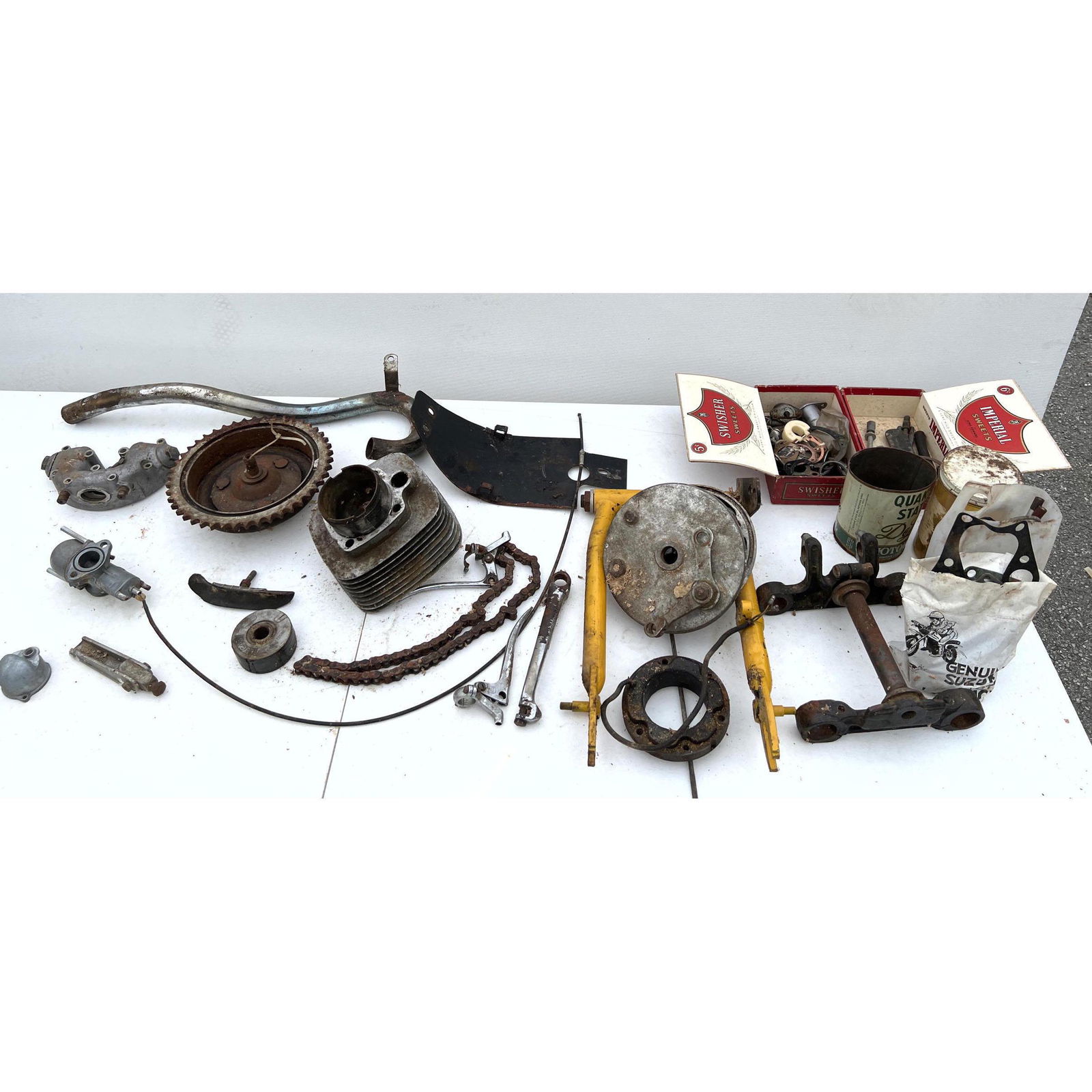 Lot Vintage Motorcycle Parts. (1 of 17)