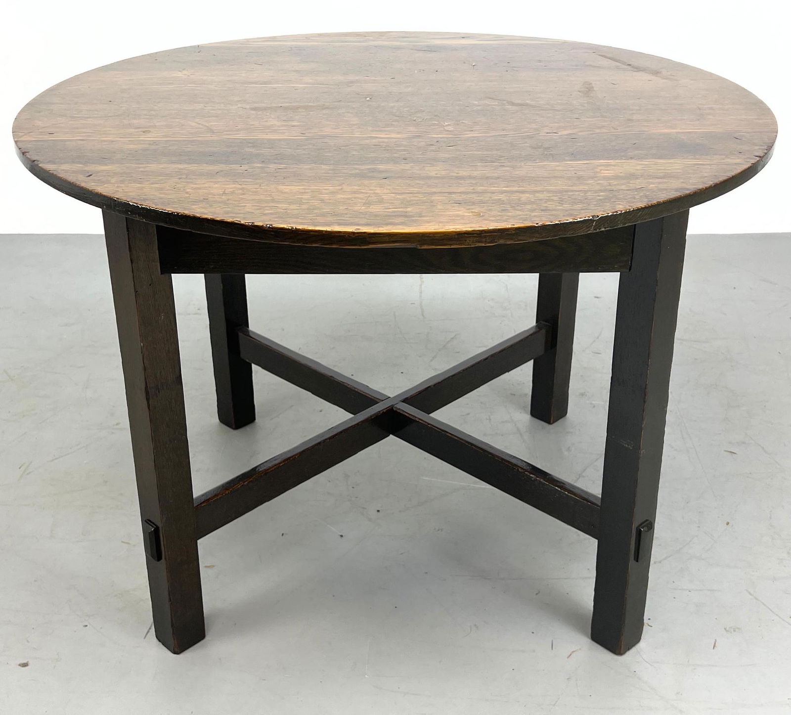 National furniture Oak round mission table (1 of 10)