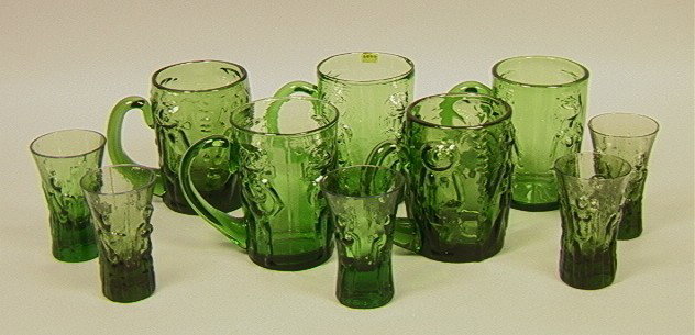 10 pcs ERIK HOGLUND for BODA Green Glass Beer Mug: 10 pcs ERIK HOGLUND for BODA Green Glass Beer Mugs. Shot glasses. 5 Beer Mugs. 5 Shot Glasses. A drinking Lot. Some marked with BODA Tag. -- Dimensions: H: 4.25 inches --- Condition (General): Very Go