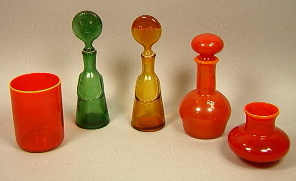 5 pcs ERIK HOGLUND For BODA Glass Vases. 3 Bottle: 5 pcs ERIK HOGLUND For BODA Glass Vases. 3 Bottles and 2 Vases. Pair of Bottles with Face Stoppers. Marked and Numbered. Face Bottles not marked.-- Dimensions: H: 9.5 inches --- Condition (General): V