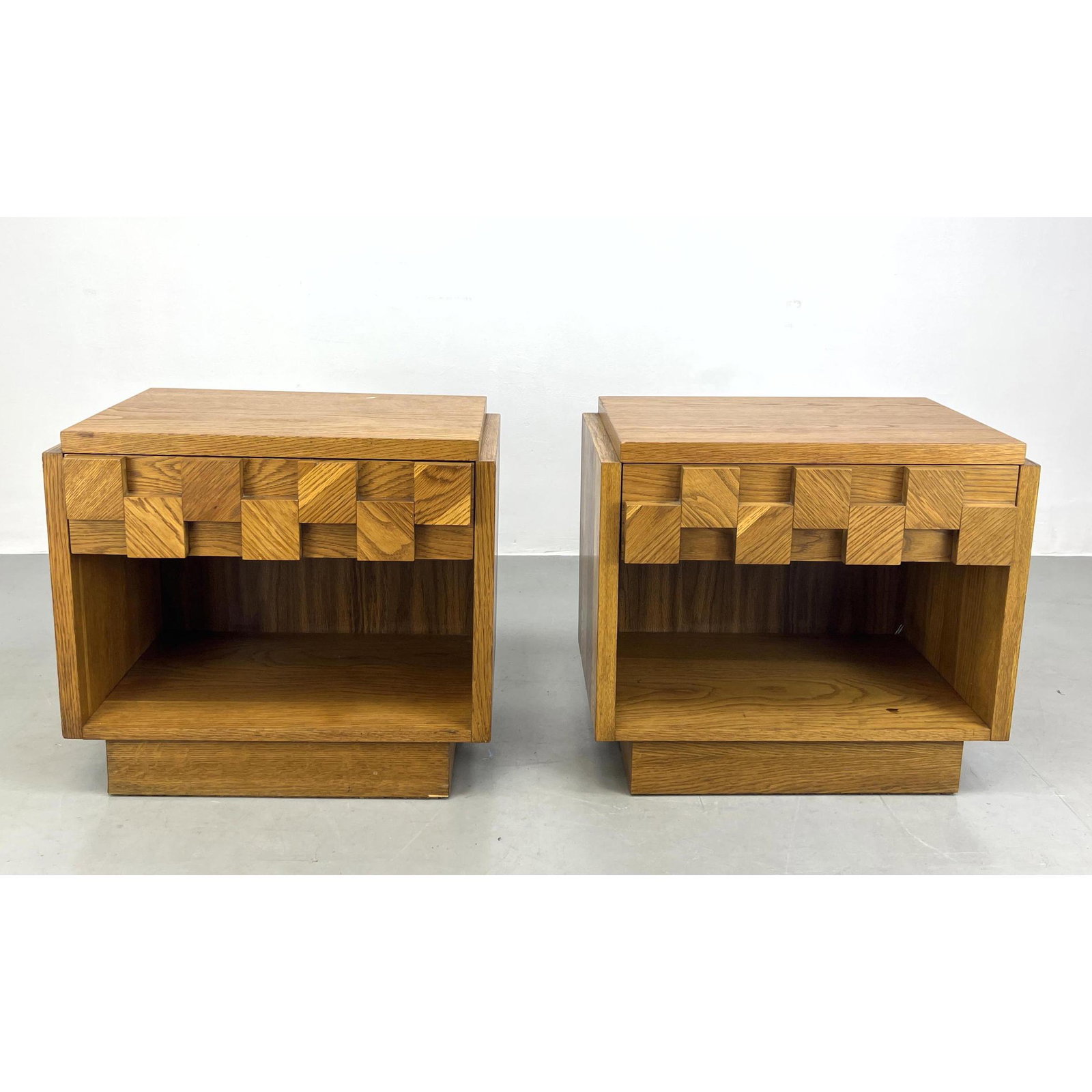 Pair LANE Mid Century Modern Side Table Night Stands. (1 of 17)