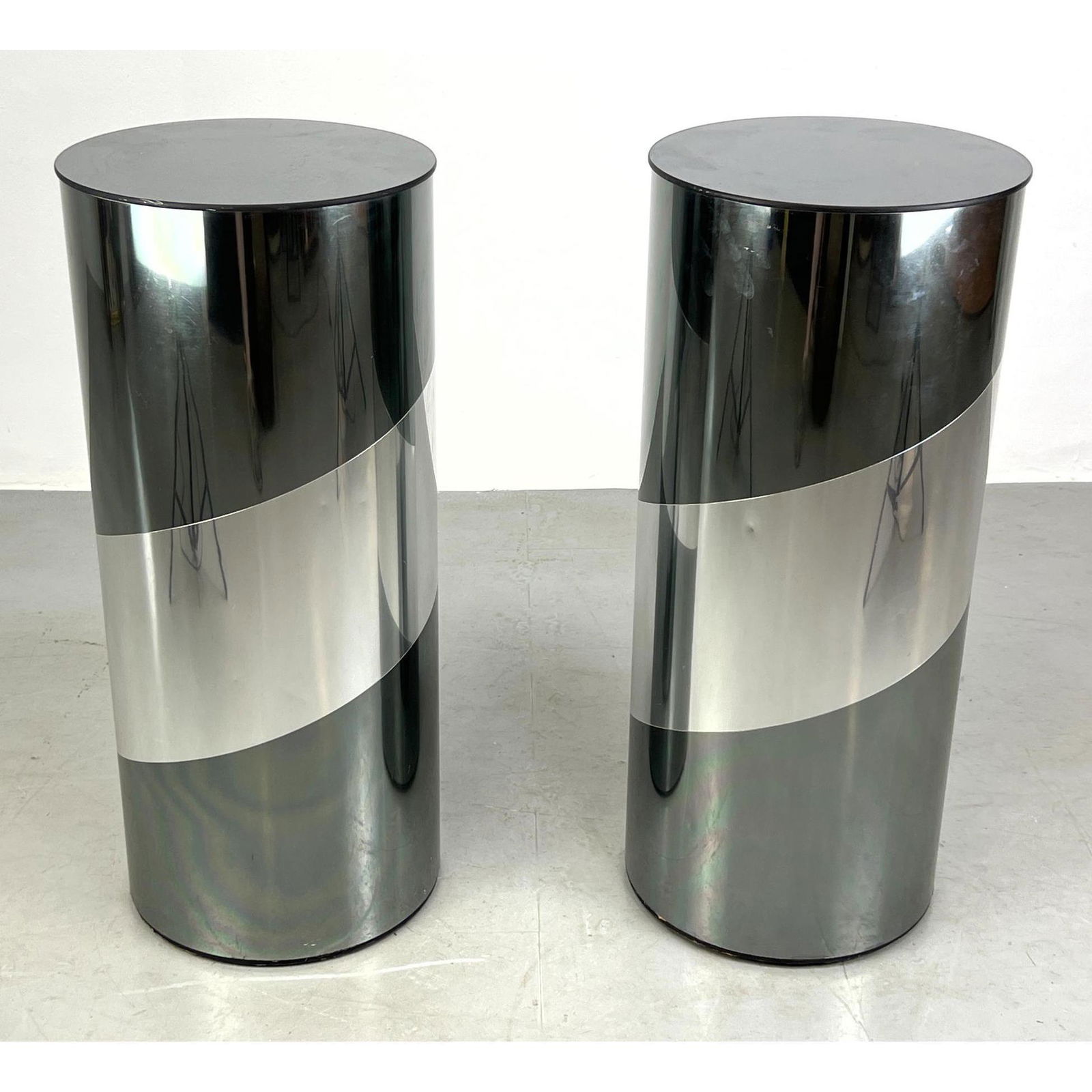 2 metal and mirrored pedestal Gunmetal and silver. (1 of 8)