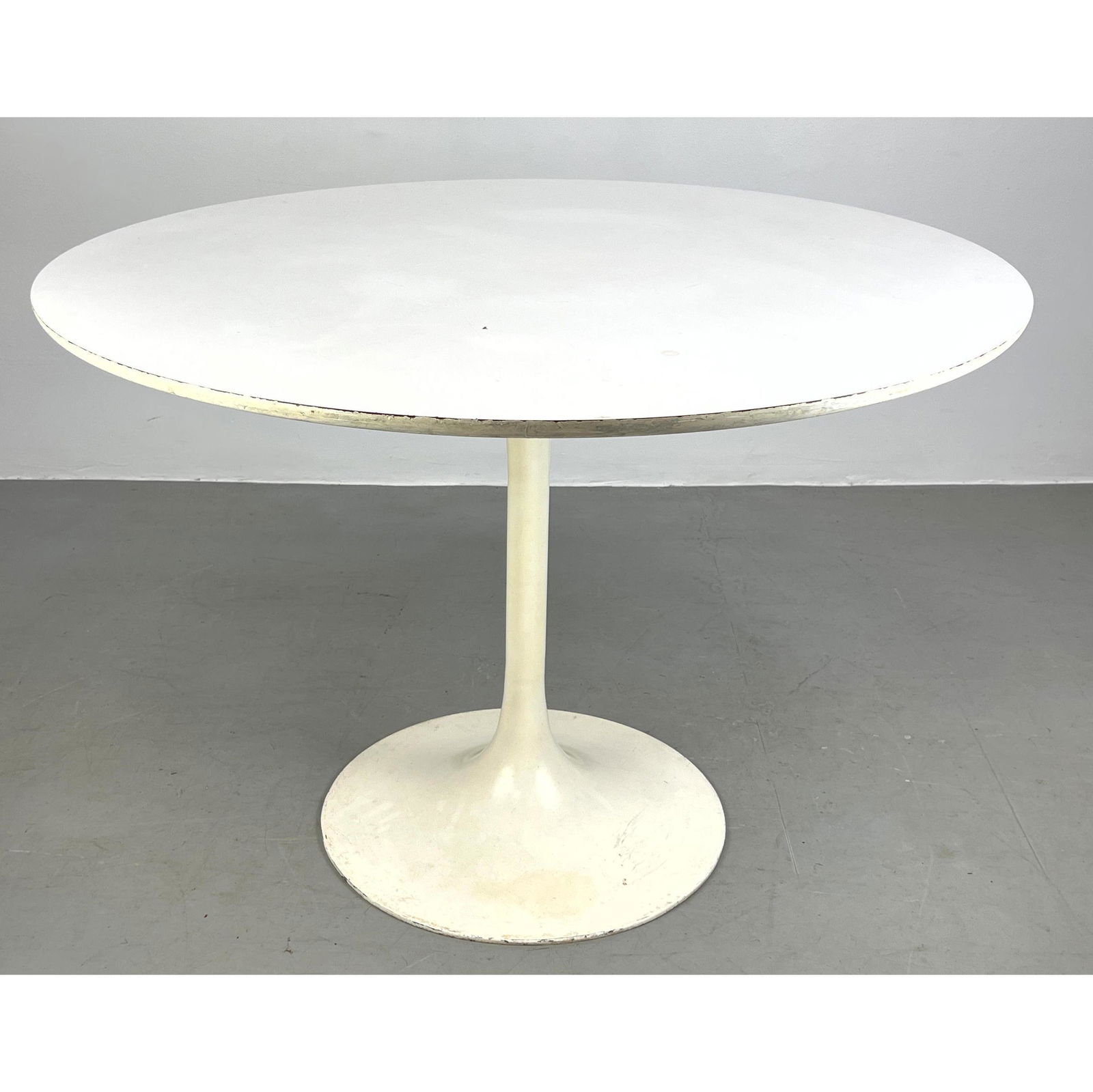 Mid Century Modern Tulip Dining Table. (1 of 10)