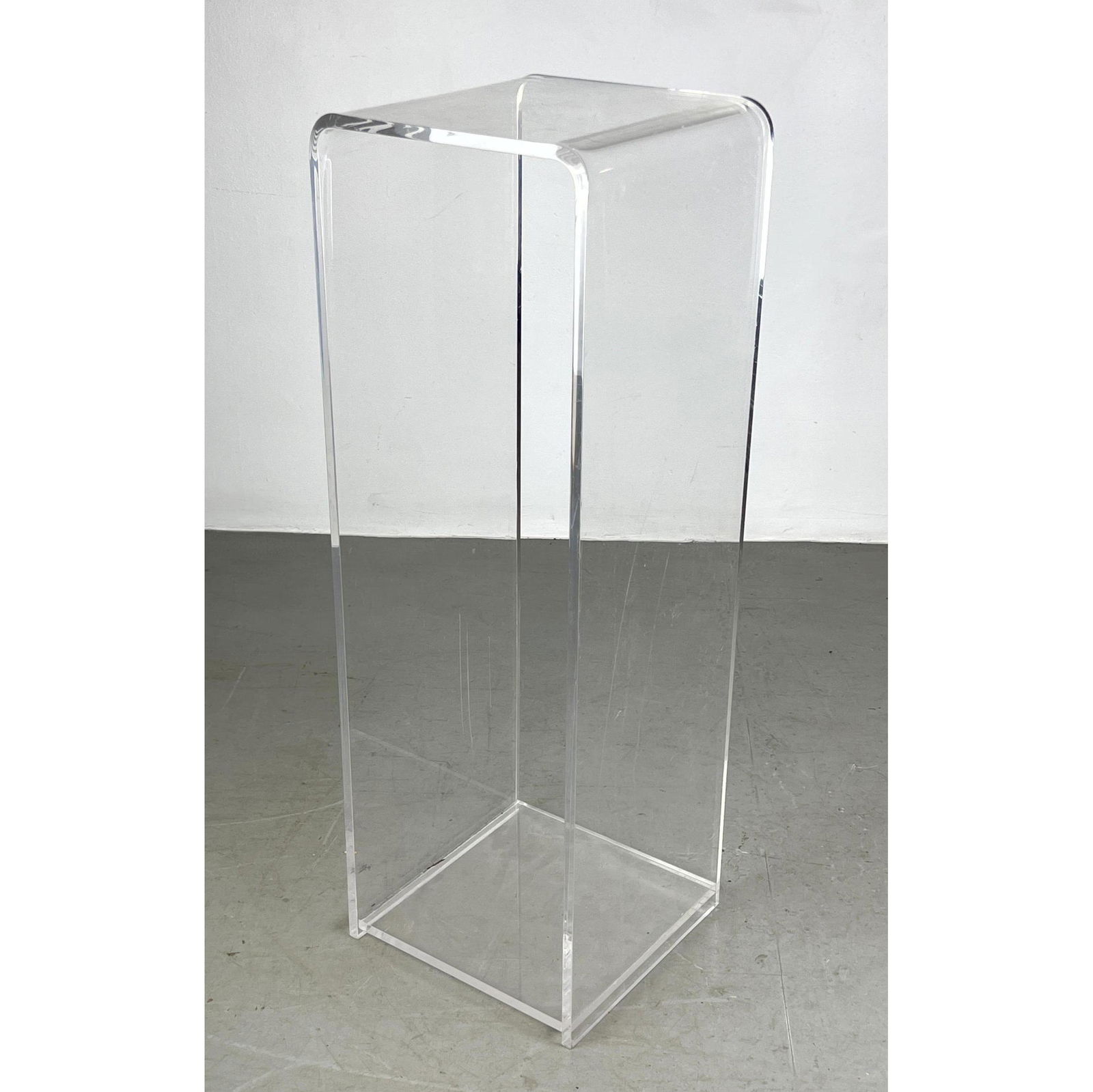 Modernist Lucite Display Pedestal Stand. (1 of 10)
