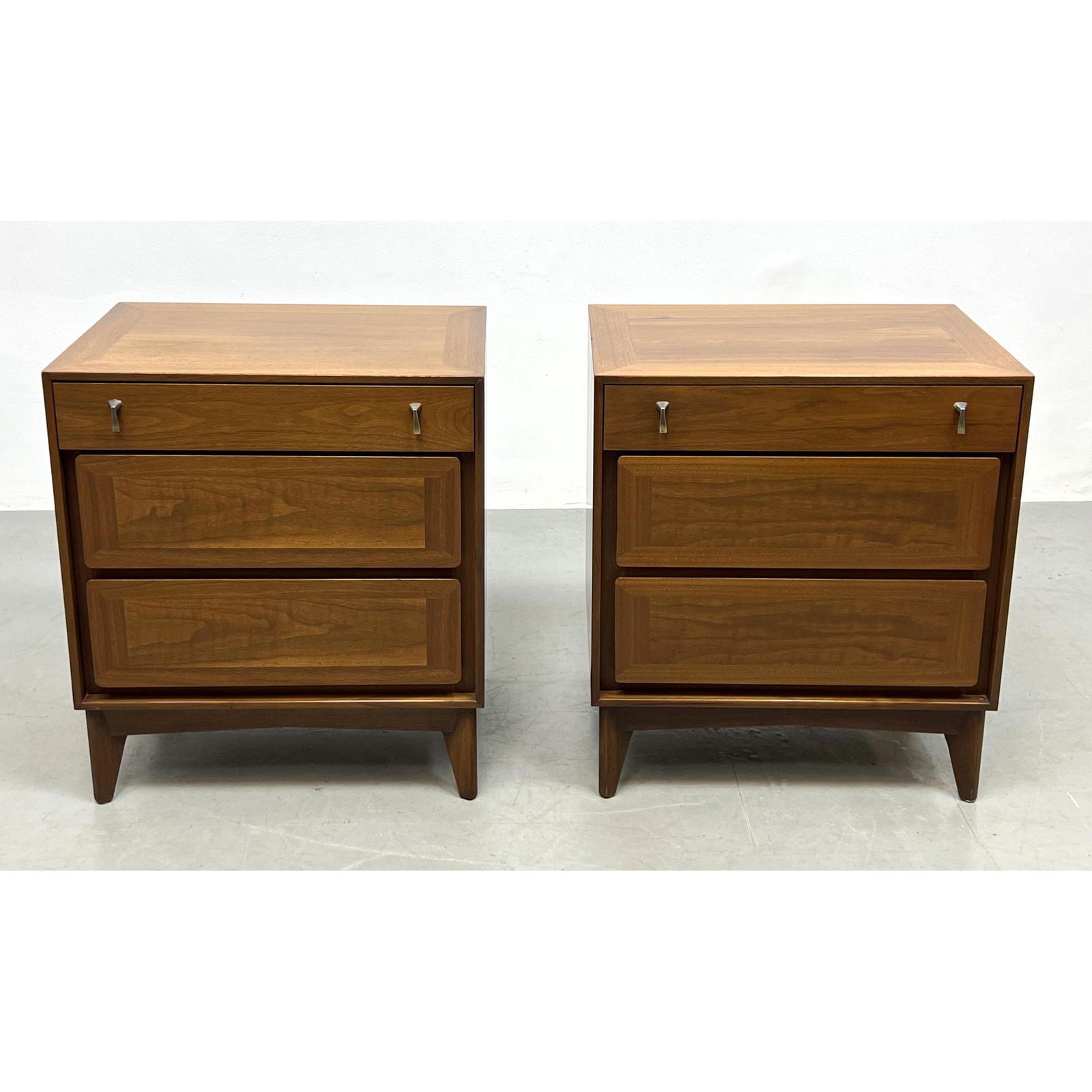 Pair American Modern Side Table Night Stands. (1 of 9)