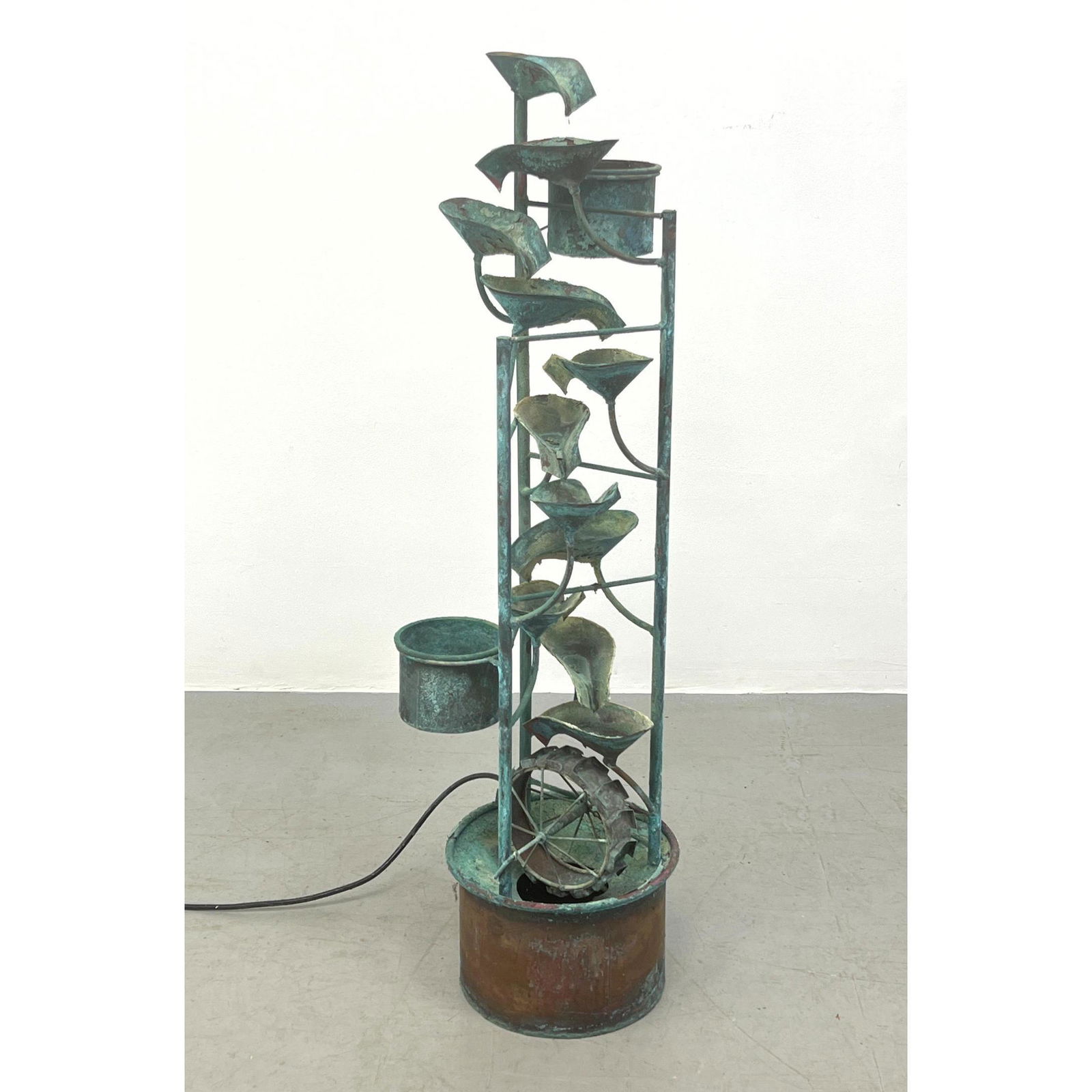 Decorative Copper Garden Fountain. Falling water. (1 of 10)