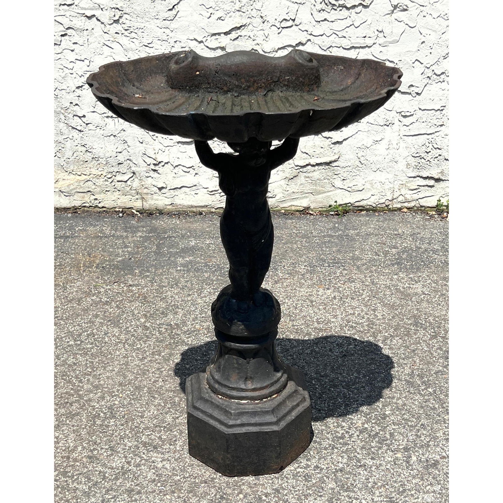 Cast Iron Cherub Bird Bath.  Shell Top. (1 of 12)