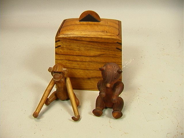 3pc Wood Lot. Two Kay Bojesen Denmark Animals.: 3pc Wood Lot. Two Kay Bojesen Denmark Animals. Bear (Kay Bojesen Copyright) and Monkey (copyright zooline). Studio heartwood box.-- Dimensions: H: 6 inches: W: 5.75 inches: D: 4.25 inches --- Conditio