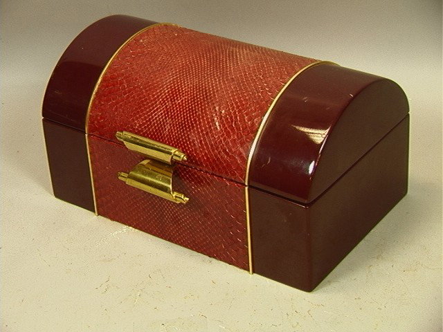 MAITLAND SMITH Style Snakeskin And Lacquer Box. L: MAITLAND SMITH Style Snakeskin And Lacquer Box. Lined. Fancy Brass Handles. Unmarked. -- Dimensions: H: 7 inches: W: 14 inches: D: 8.5 inches --- Condition (General): Some Scuffs. Interior needs to be