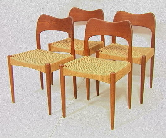 Set of 4 Teak Dining Chairs. Danish Modern. Woven: Set of 4 Teak Dining Chairs. Danish Modern. Woven seat. Curved back. Unmarked. 4 PCS.-- Dimensions: H: 30.5 inches: W: 19.25 inches: D: 18 inches --- Condition (General): Very Good Condition. Please c