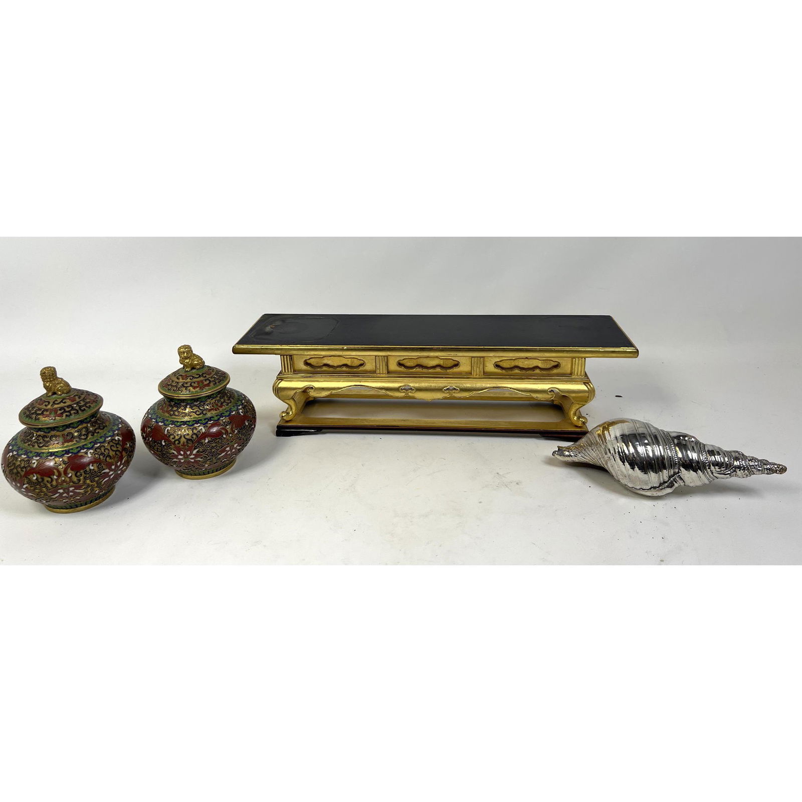 4pc Decorative Arts Lot. Silver covered real shell. Pr Cloisonne enamel boxes with foo dog lids. Asi (1 of 7)